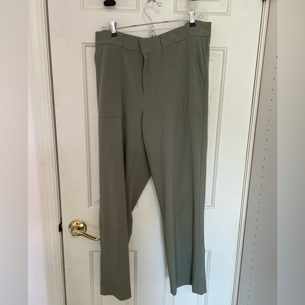 Athleta Tribecca crop pant.